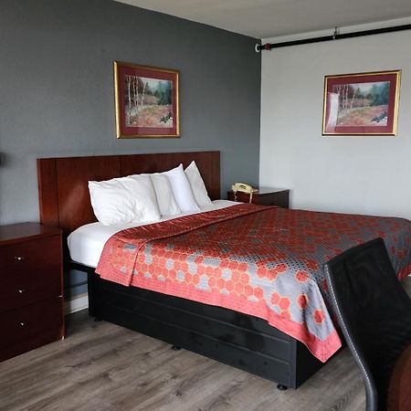 Starway Inn Lansing Buitenkant foto