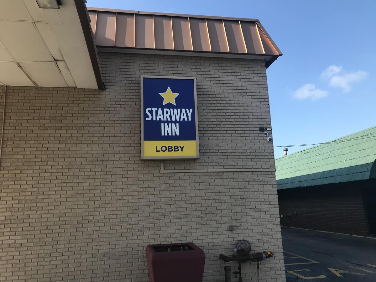 Starway Inn Lansing Buitenkant foto